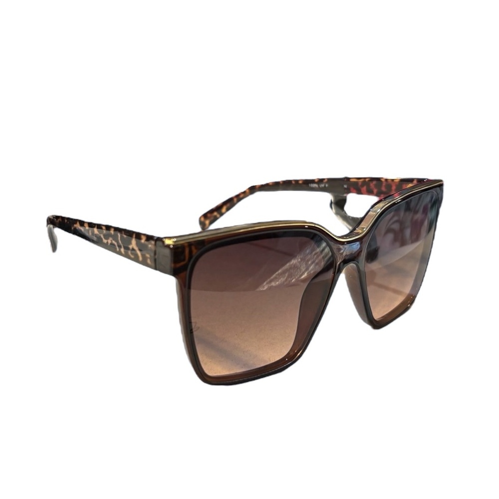 House of Harlow 1960 Tortoise Shell Sunglasses